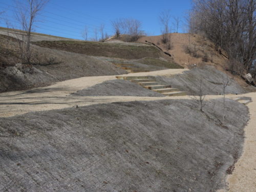 The site had issues with establishing vegetation on very steep slopes.